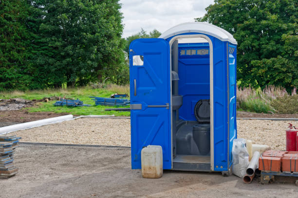 Types of Portable Toilets We Offer in Lamont, CA